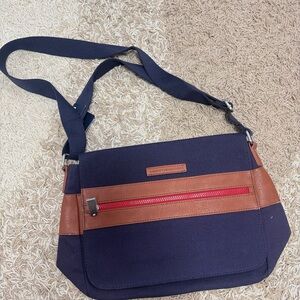 NEW Tommy Hilfiger Messenger Bags